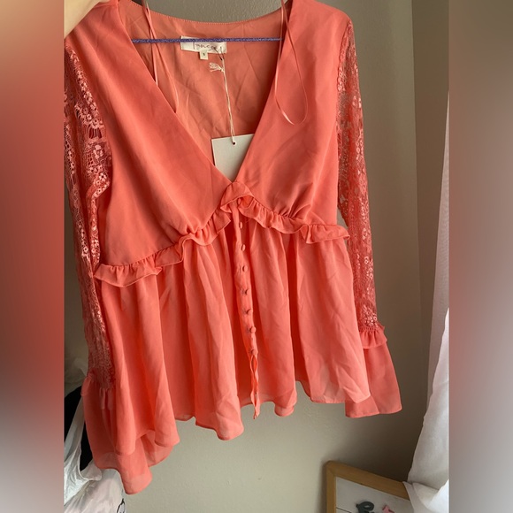 Coral Lace Bell Sleeve Blouse - Picture 4 of 5